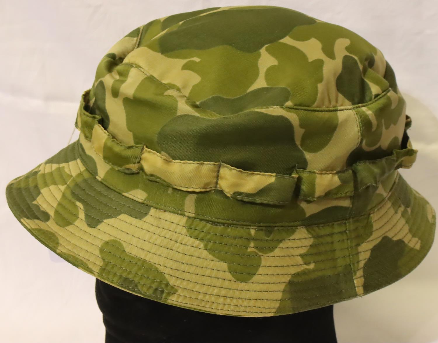 Vietnam War period US parachute-material-made jungle boonie hat. P&P Group 2 (£18+VAT for the