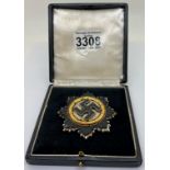 WWII gold grade Deutsches Kreuz in presentation box. P&P Group 1 (£14+VAT for the first lot and £1+