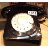 Black, GPO746 Retro rotary telephone replica of the 1970s classic, compatible with modern