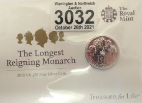 2015 silver proof uncirculated £20 coin, Longest Reigning Monarch. P&P Group 1 (£14+VAT for the