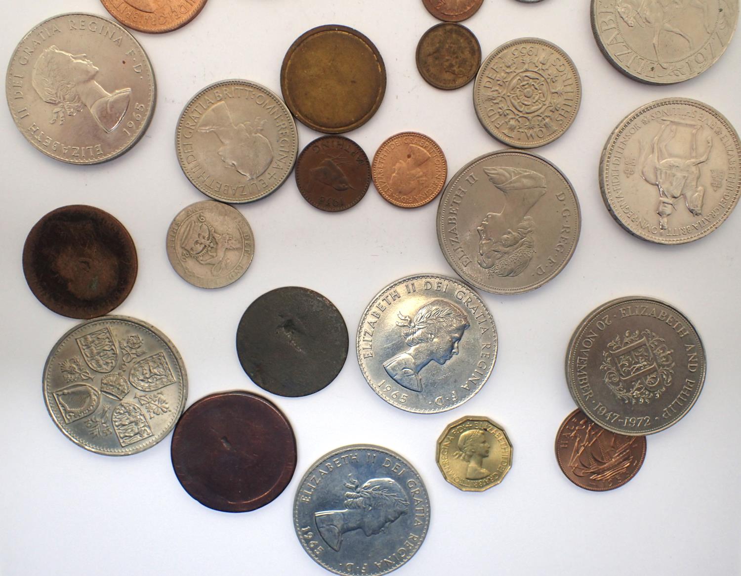 Mixed coins including lustre 1953 penny, halfpenny and farthing. P&P Group 1 (£14+VAT for the - Image 3 of 3