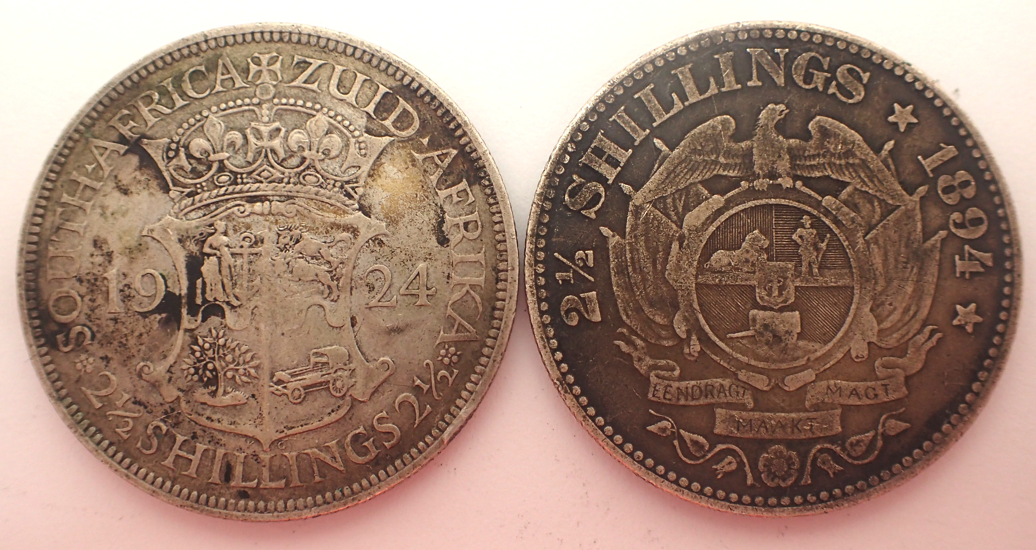 Two South Africa 2 1/2 shilling, 1894 and 1924. P&P Group 1 (£14+VAT for the first lot and £1+VAT - Image 2 of 2