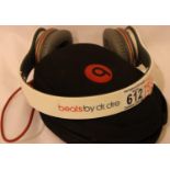 Cased Dr Dre Beats Solo HD with cord. P&P Group 1 (£14+VAT for the first lot and £1+VAT for
