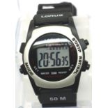 Lorus; gents digital wristwatch, working at lotting, dial D: 27 mm. P&P Group 1 (£14+VAT for the