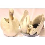 Small planter in the form of a Swan and a Nao Swan mother and child figurine. P&P Group 3 (£25+VAT