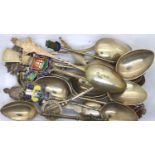 Collection of mixed hallmarked silver teaspoons, combined 204g. P&P Group 1 (£14+VAT for the first
