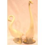 Two large Nao ceramic Geese, tallest H: 34 cm. No chips, cracks or visible restoration. P&P Group