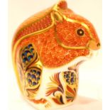 Royal Crown Derby Red Squirrel, silver stopper, H: 9 cm. No cracks, chips or visible restoration.