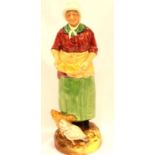 Royal Doulton figurine, The Farmers Wife HN 2069, H: 23 cm. No cracks, chips or visible restoration.