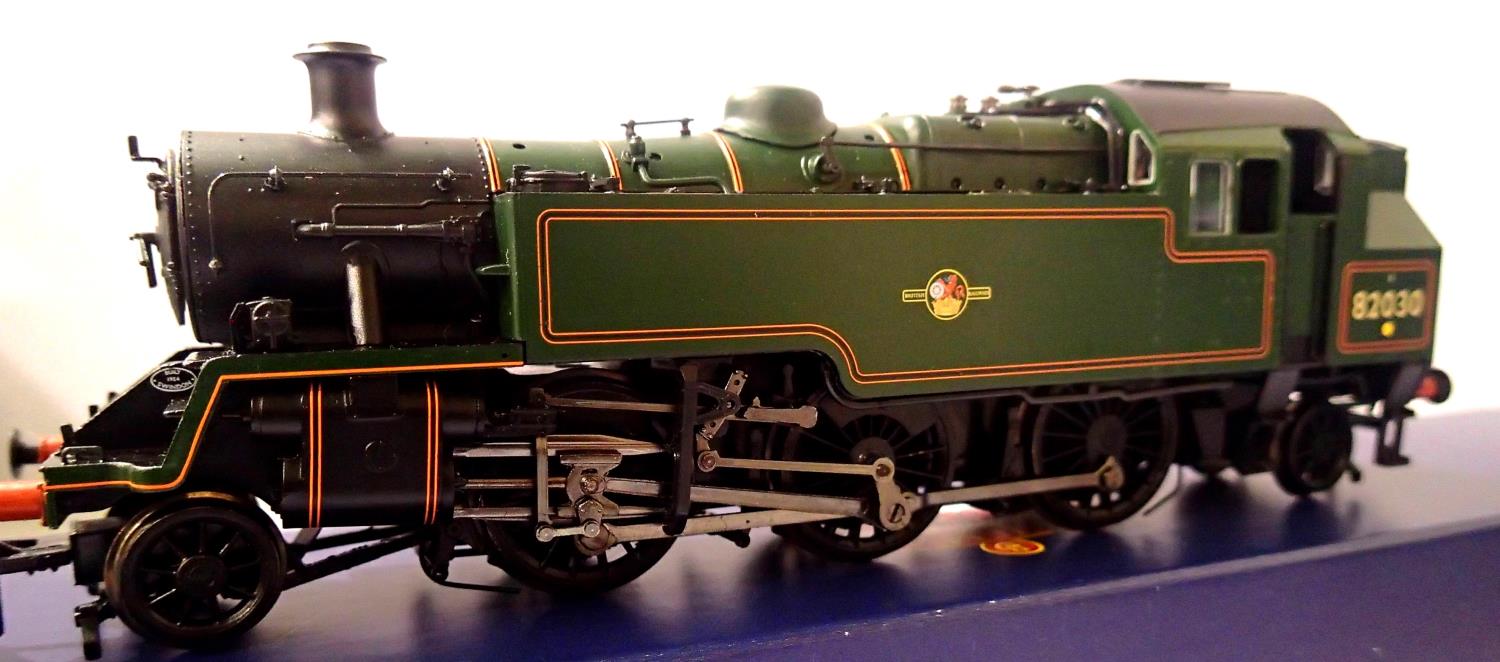 Bachmann 31-976A, class 3MT, 82030 BR Green, Late Crest. Excellent - near mint, boxed. P&P Group