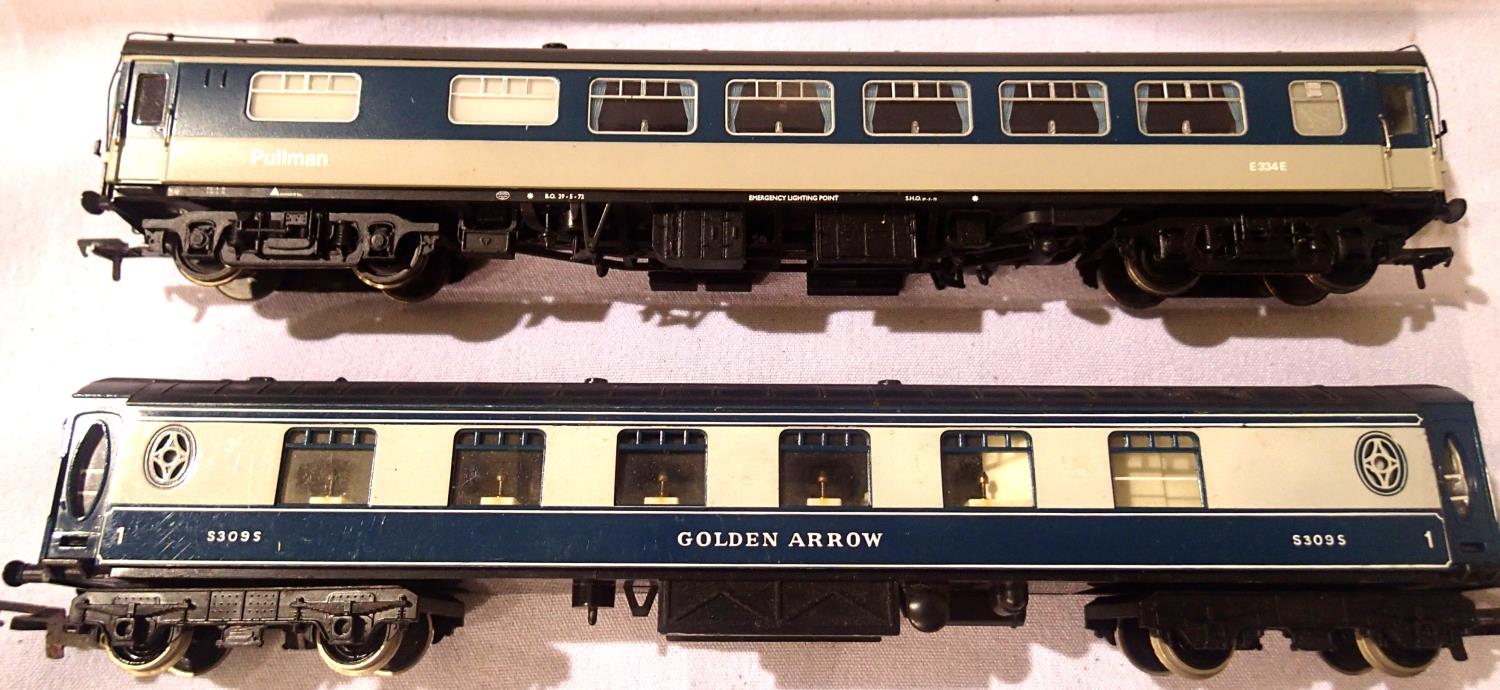 Two OO scale Pullman coaches, blue/grey, including Golden Arrow. Very good - excellent condition,