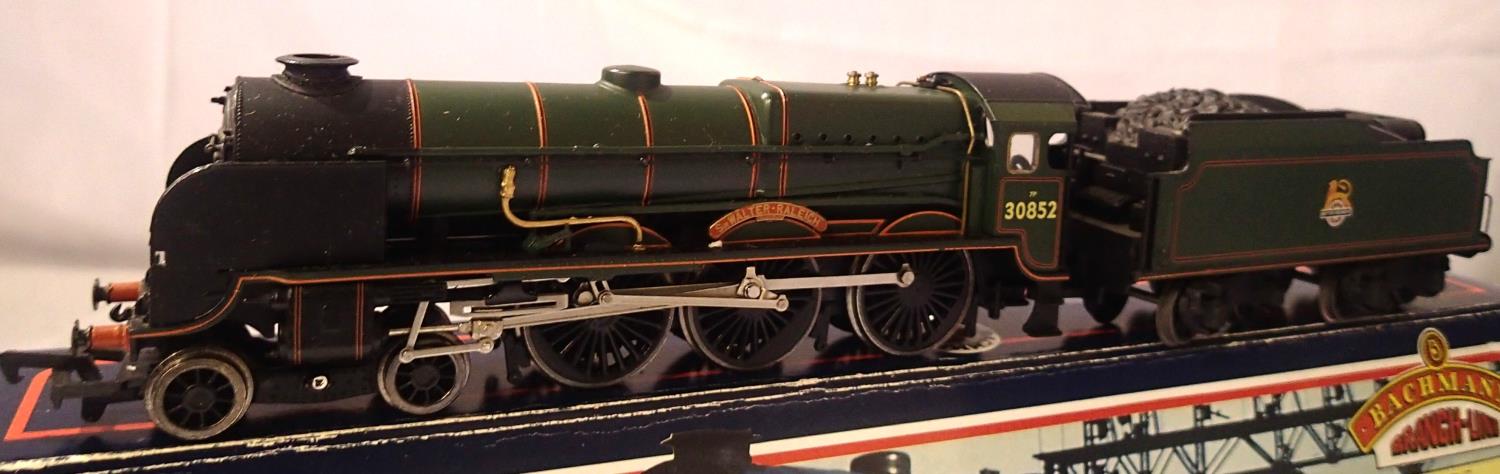 Bachmann 31-405, Lord Nelson Class, 30852 Sir Walter Raleigh, BR Green, Early Crest. Excellent