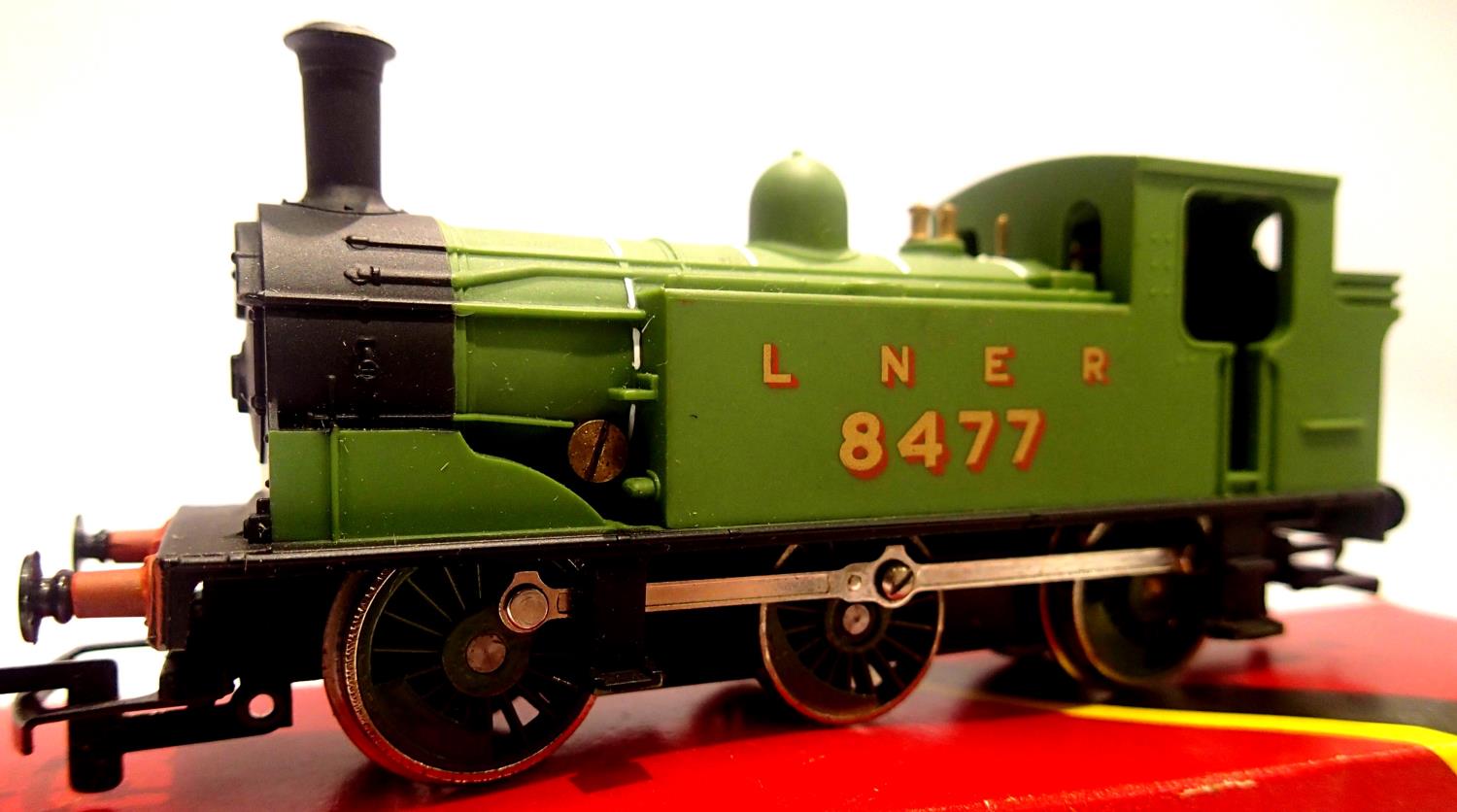 Hornby Class J83 LNER Green, 8477, in excellent condition, box poor. P&P Group 1 (£14+VAT for the