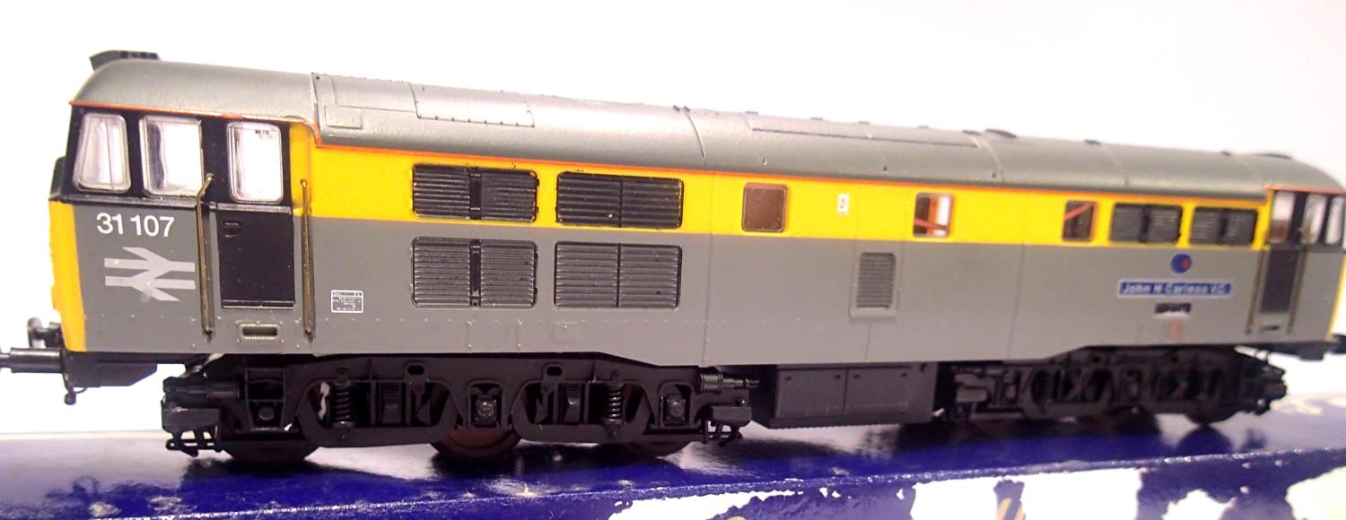 Lima Class 31 John H Carless V.C. Grey, 31107, limited edition 092/330, fitted scale couplings, in