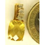 9ct yellow gold citrine set pendant, 1.5g. P&P Group 1 (£14+VAT for the first lot and £1+VAT for