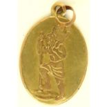 9ct yellow gold oval St Christopher pendant, 2.0g. P&P Group 1 (£14+VAT for the first lot and £1+VAT