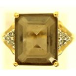 9ct yellow gold smoky quartz set ring, size N, 3.5g. P&P Group 1 (£14+VAT for the first lot and £1+