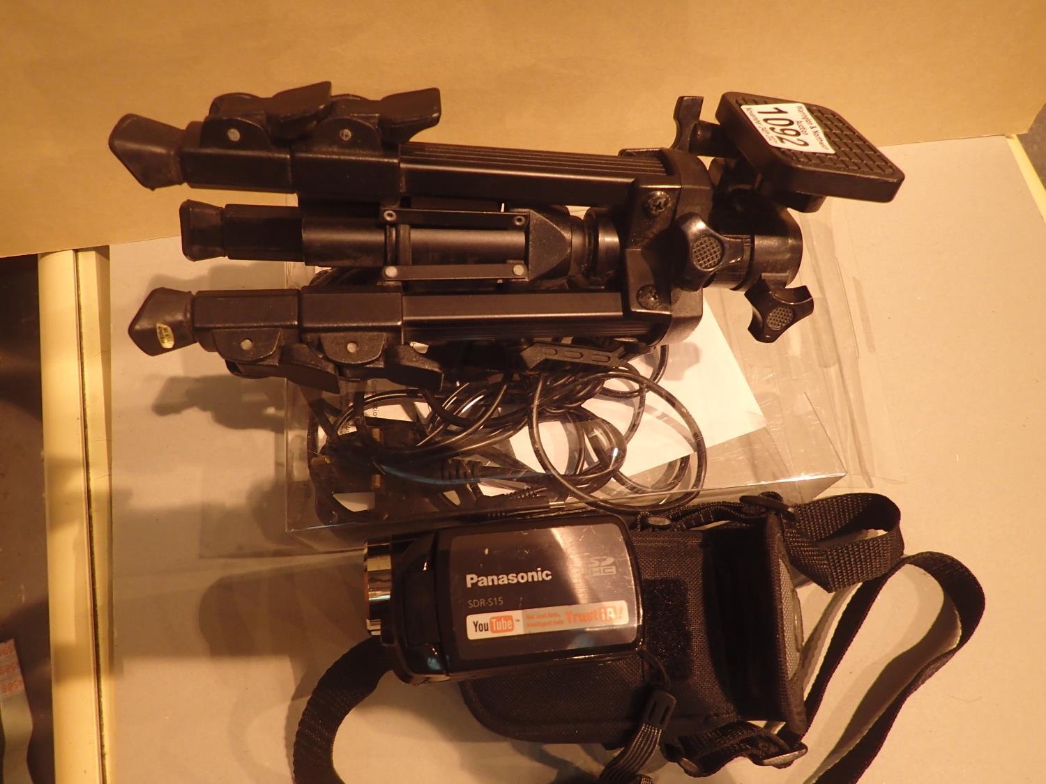 Panasonic SDR-515 SD video camera in case with power lead, instructions and tripod. P&P Group 2 (£