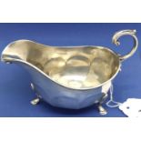 Hallmarked silver sauce boat, 124g L: 15 cm. P&P Group 1 (£14+VAT for the first lot and £1+VAT for