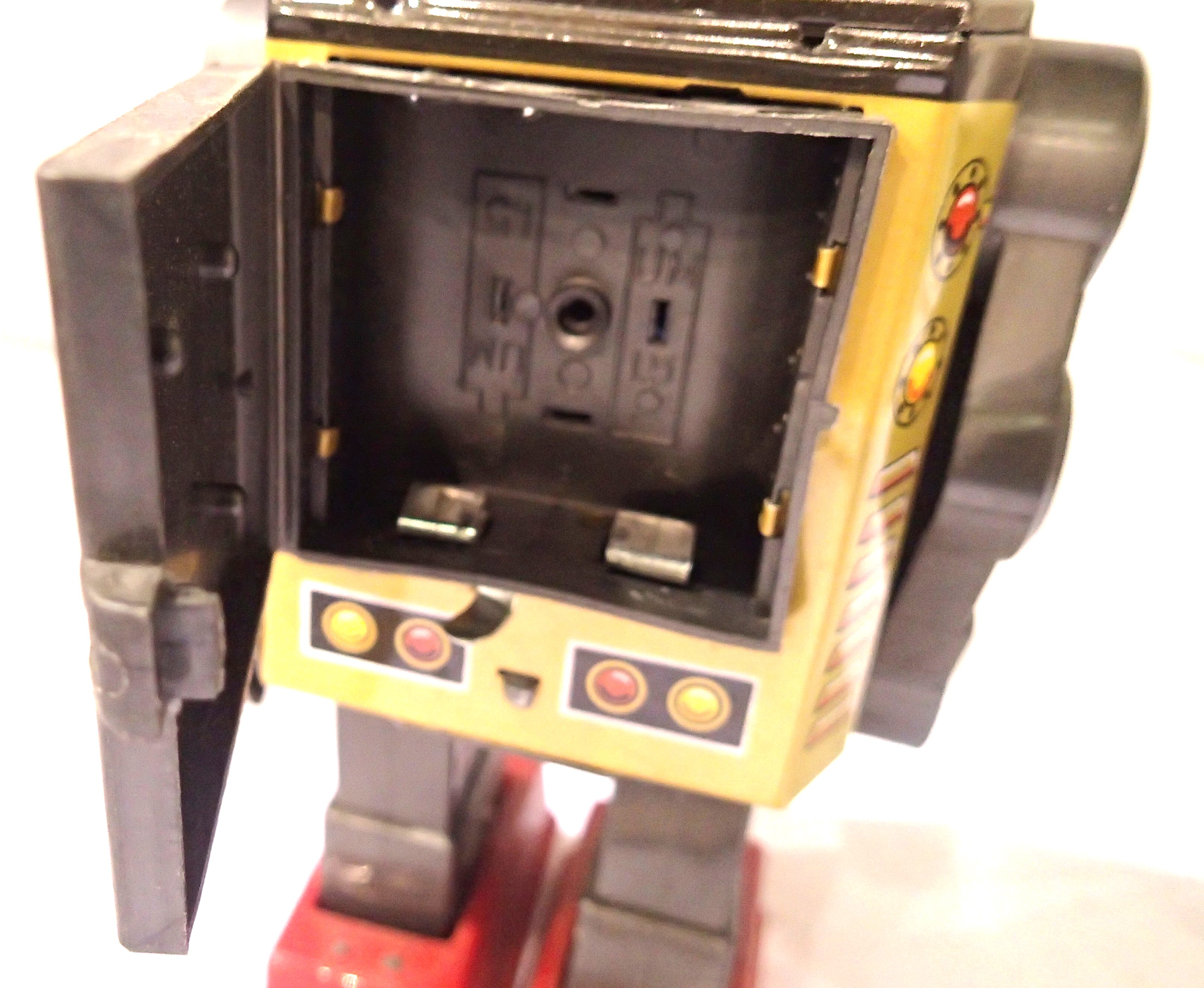 Japanese tinplate/plastic battery operated robot in very good condition, minor marks and - Image 7 of 10