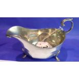 Hallmarked silver sauce boat, 124g L: 15 cm. P&P Group 1 (£14+VAT for the first lot and £1+VAT for