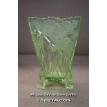 *ART DECO SOWERBY URANIUM GLASS DAISY VASE / MINOR DAMAGE TO ONE OF THE FEET / 19CM TALL [LQD188]