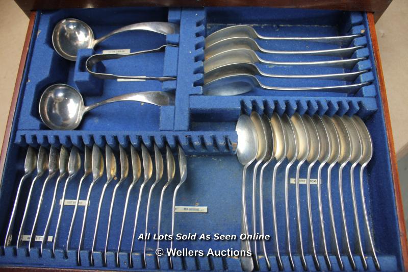 *SILVER EPNS A1 CUTLERY CANTEEN,105 PCS,LARGE MAHOGANY CASE,LOCK,DRAWER / 46 X 36 X 15CM WHEN CLOSED - Image 2 of 7