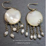 *MOTHER OF PEARL, CULTIVATED SEED PEARL SILVER CHANDELIER EARRINGS / 6 GRAMS EACH [LQD188]
