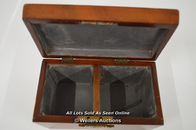 *VICTORIAN FLAME MAHOGANY TEA CADDY / 20 X 12 X 11CM. WITHOUT LIDS AND KEY [LQD197] - Image 3 of 3