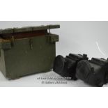 *A PAIR OF BOFORS REFLEX GUN SIGHTS IN TRANSIT CASE [LQD197]