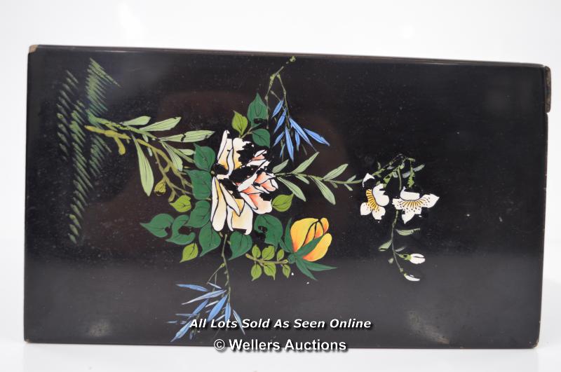 *HAND PAINTED BLACK LACQUER CHINESE / HONG KONG - INSCRIBED / 28 X 13 X 12CM [LQD197] - Image 4 of 8