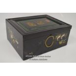 *HAND PAINTED BLACK LACQUER CHINESE / HONG KONG - INSCRIBED / 28 X 13 X 12CM [LQD197]