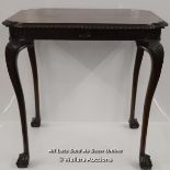 *LATE 19TH CENTURY CHIPPENDALE MAHOGANY OCCASIONAL TABLE WITH CARVED AND SHAPED TOP RAISED ON CARVED