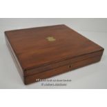 *MAHOGANY AND BRASS CUTLERY BOX C1900. / 30 X 27 X 5.5CM [LQD197]