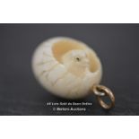 *CARVED EGG AND CHICK PENDANT / 1.5CM [LQD197]