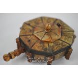 *VINTAGE CHINESE SNUFF BOX WOOD AND BONE SIGNED [LQD197]