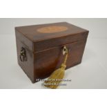 *REGENCY TWO SECTION TEA CADDY WITH SHELL MOTIF & KEY / 20 X 13 X 10.5 CM [LQD197]