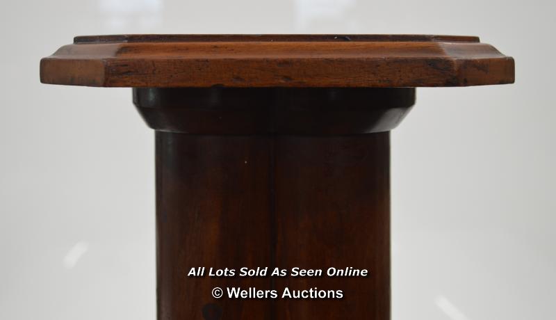 *EARLY 20TH-CENTURY QUALITY MAHOGANY PEDESTAL TORCHIERE PLANT DISPLAY STAND WITH RECTANGULAR TOP AND - Image 3 of 4