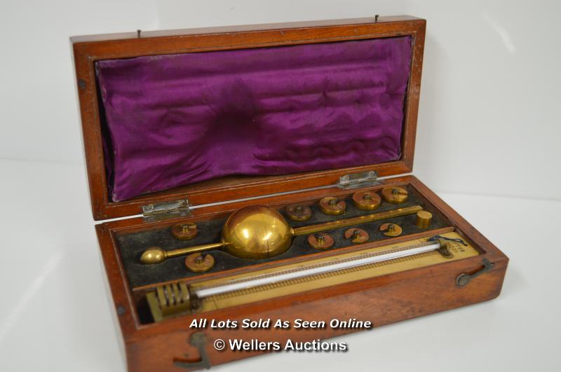 *SYKES HYDROMETER IN FITTED MAHOGANY BOX BY JOSEPH LONG LONDON [LQD197]