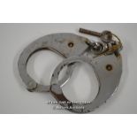 *VINTAGE HANDCUFFS BY HIATTE WITH KEY [LQD197]