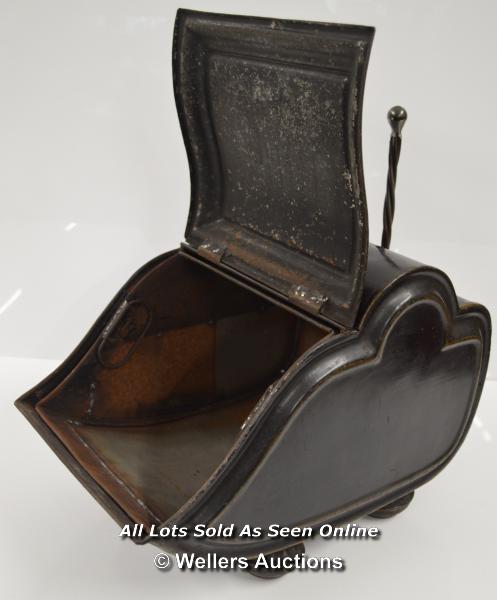 *ANTIQUE METAL COAL SCUTTLE WITH SHOVEL [LQD197] - Image 3 of 4