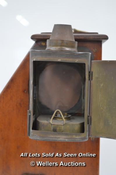 *19TH CENTURY SINGERS PATENT BRASS GIMBLE SHIPS COMPASS IN ORIGINAL MAHOGANY BINNACLE WITH BRASS - Image 8 of 10