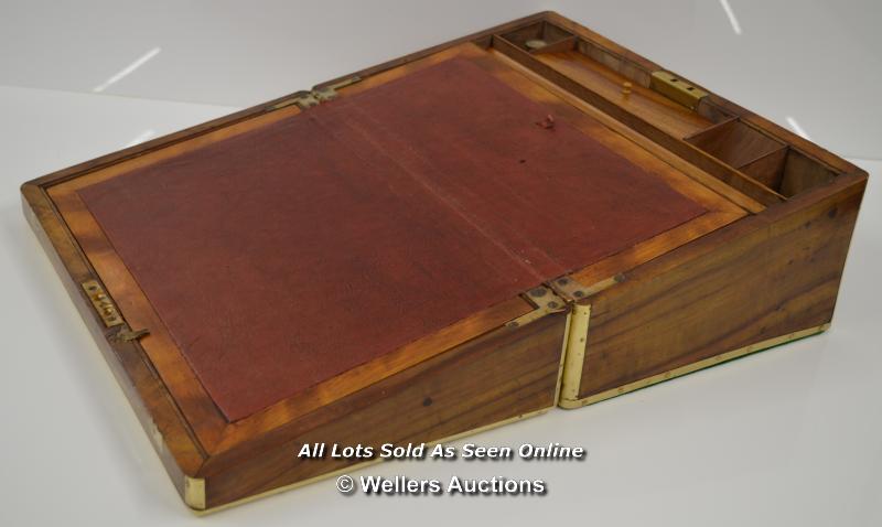 *VICTORIAN MAHOGANY INLAID WRITING SLOPE / WITH KEY AND WORKING LOCK / 42.5 X 26 X 16.5CM [LQD197]