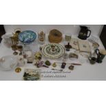 BOX OF ASSORTED CHINA & GLASS INCLUDING CHINESE TEA BOWLS, EGG CODLER, MODEL CATS AND METAL WEAR