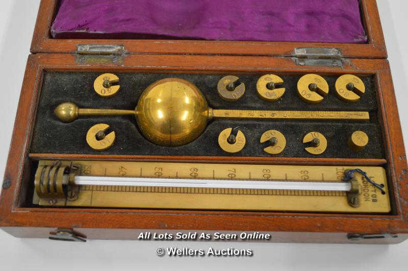 *SYKES HYDROMETER IN FITTED MAHOGANY BOX BY JOSEPH LONG LONDON [LQD197] - Image 2 of 4