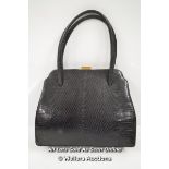 *FINNIGANS BONDS STREET VINTAGE 1950S BLACK LIZARD SKIN HANDBAG & POWDER COMPACT. [LQD197]