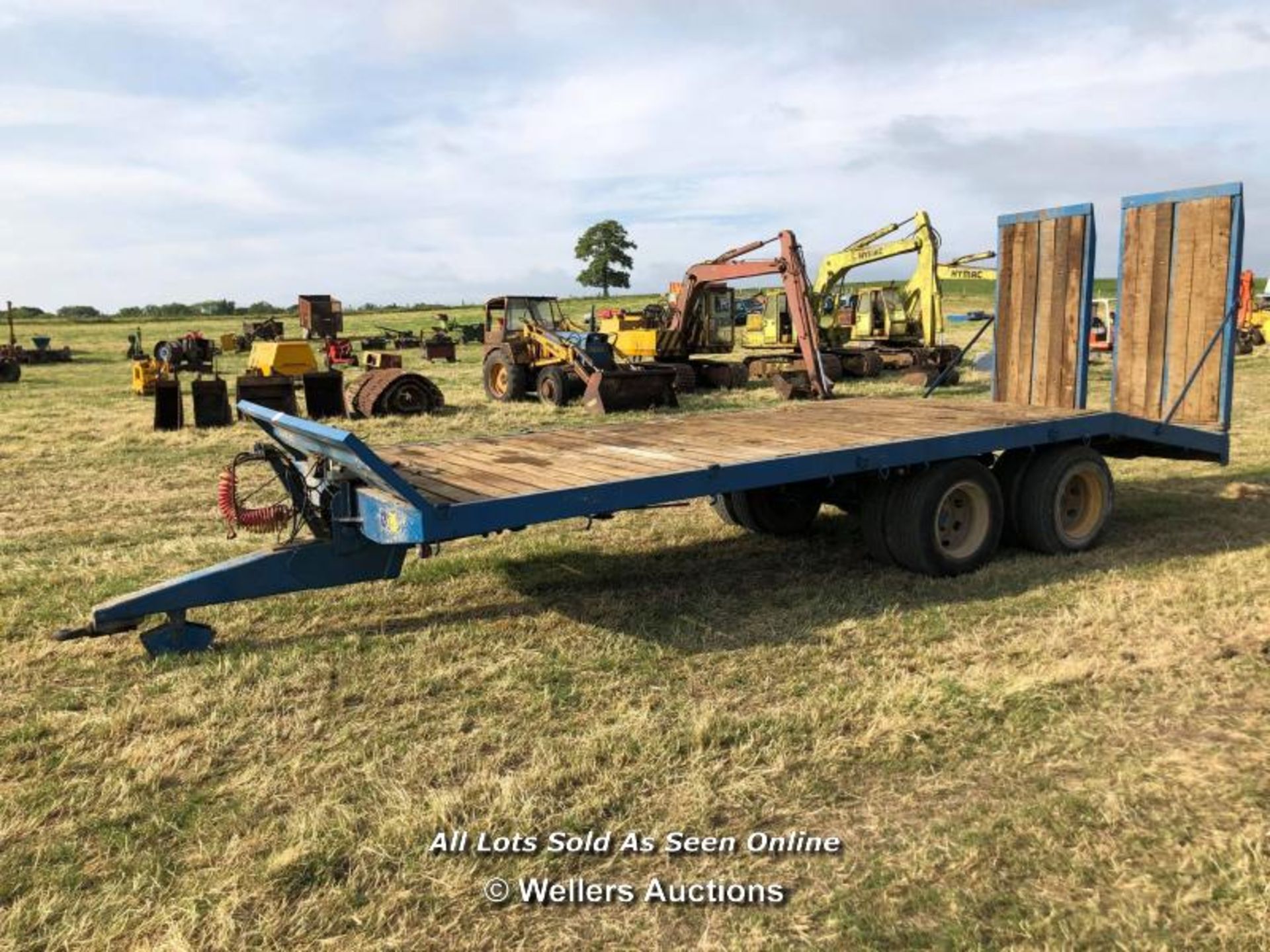 WARWICK 16 TONNE BEAVER TAIL TRAILER