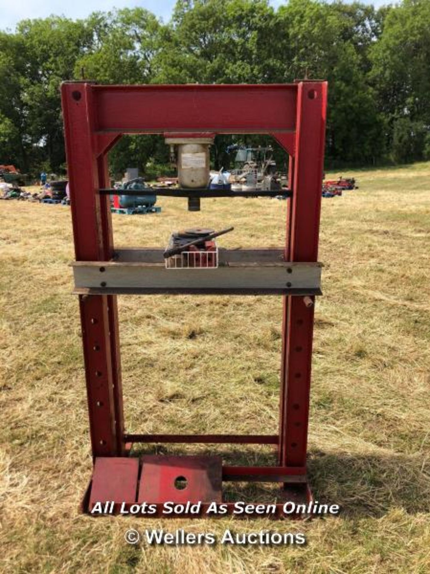 10 TONNE HYDRAULIC PRESS WITH ATTACHMENTS