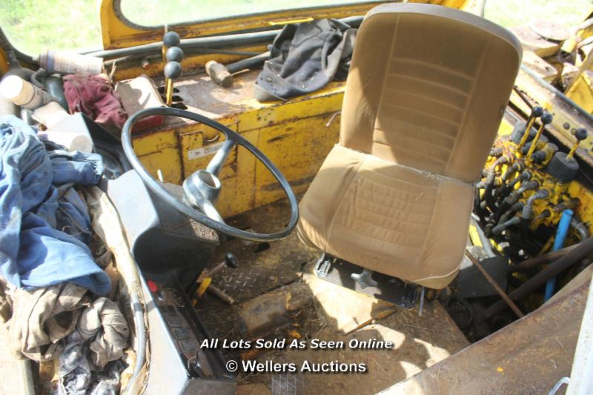 JCB 3C MKII DIGGER LOADER (YPC 240Y) IN WORKING ORDER - Image 8 of 8