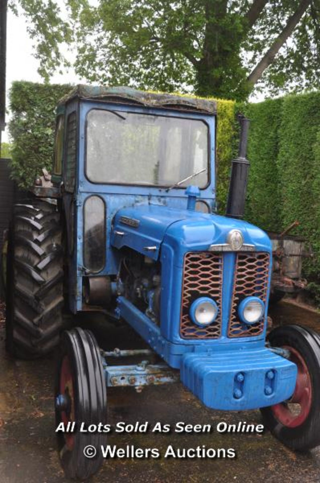 1963 FORDSON SUPER MAJOR (116 WKN) WITH COOKS 12 TONNE 2 SPEED WINCH - Image 7 of 16